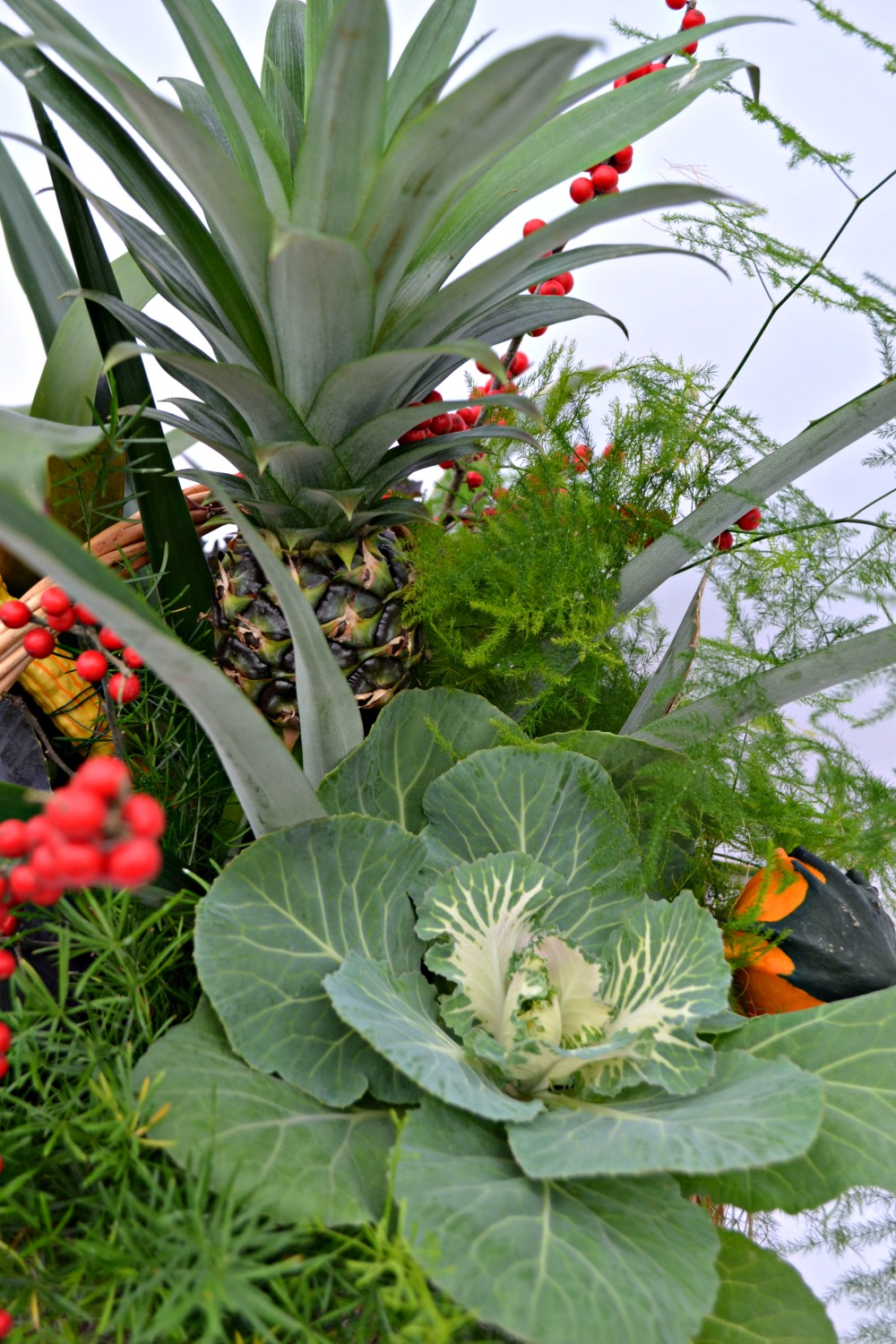 pinapple centerpiece cabbage close